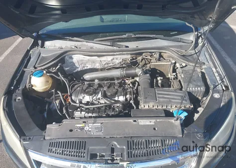 2011 Volkswagen Tiguan Sel z USA, uszkodzony, nr VIN WVGAV7AX5BW510883